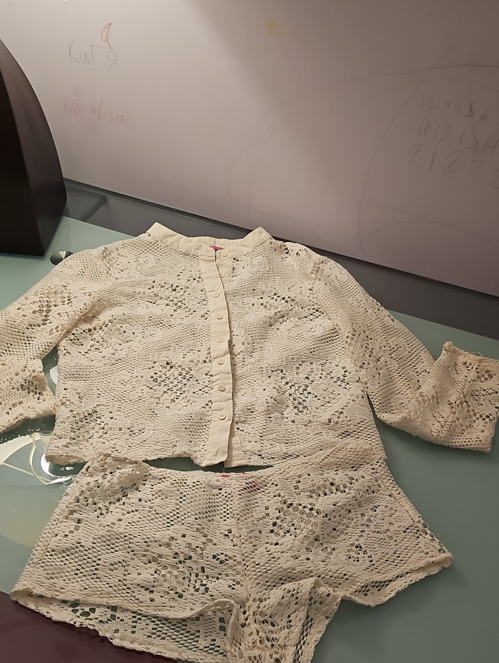 Top & Shorts - Picture 6 of 8